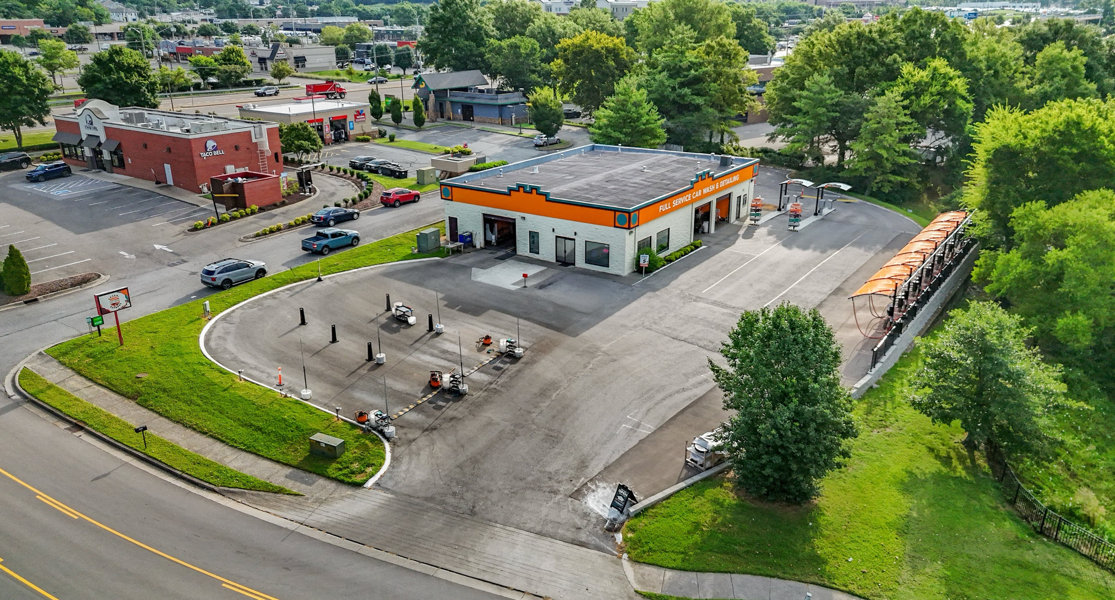 Aerial view of Safari Car Wash Franklin facility