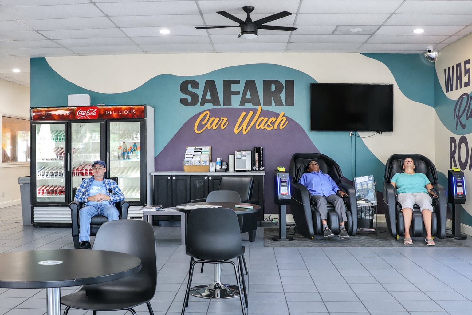 Customer waiting area at Safari Car Wash Franklin
