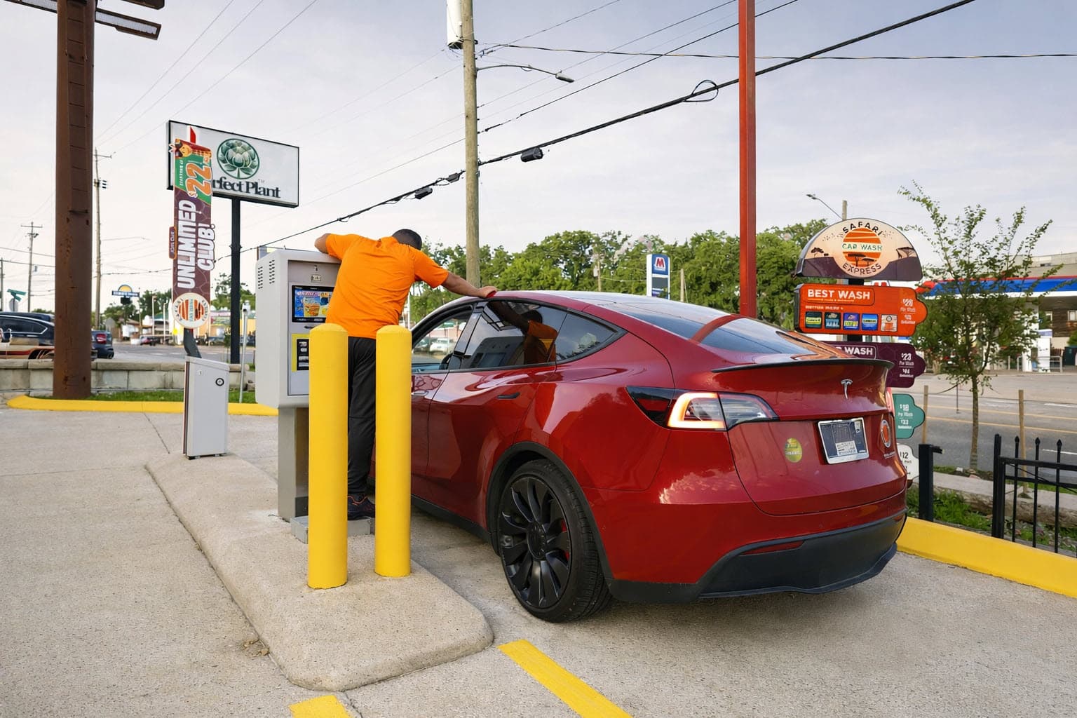 Modern payment kiosk with easy package selection